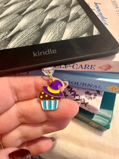 Cupcake wearing a purple witch hat Kindle Dust Plug Charm