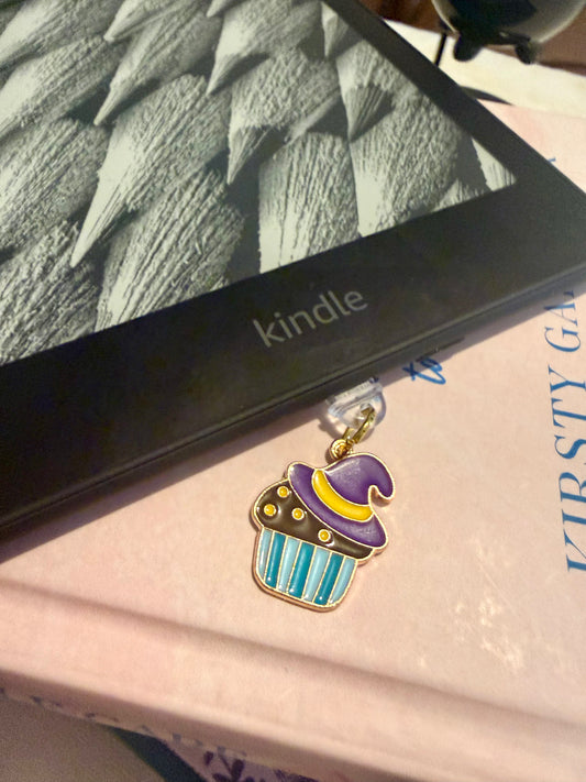 Cupcake wearing a purple witch hat Kindle Dust Plug Charm